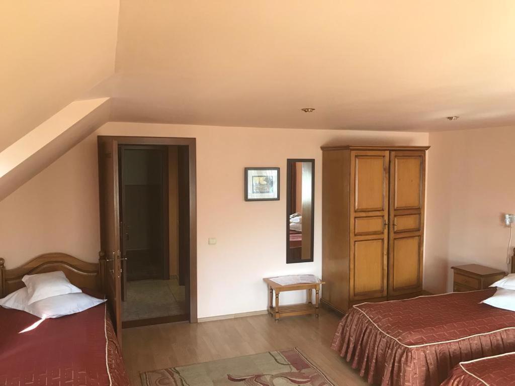 Hotel Cosmos Кымпулунг-Молдовенеск Экстерьер фото