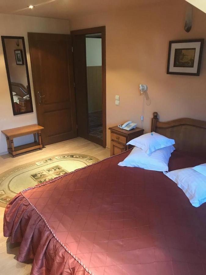 Hotel Cosmos Кымпулунг-Молдовенеск Экстерьер фото
